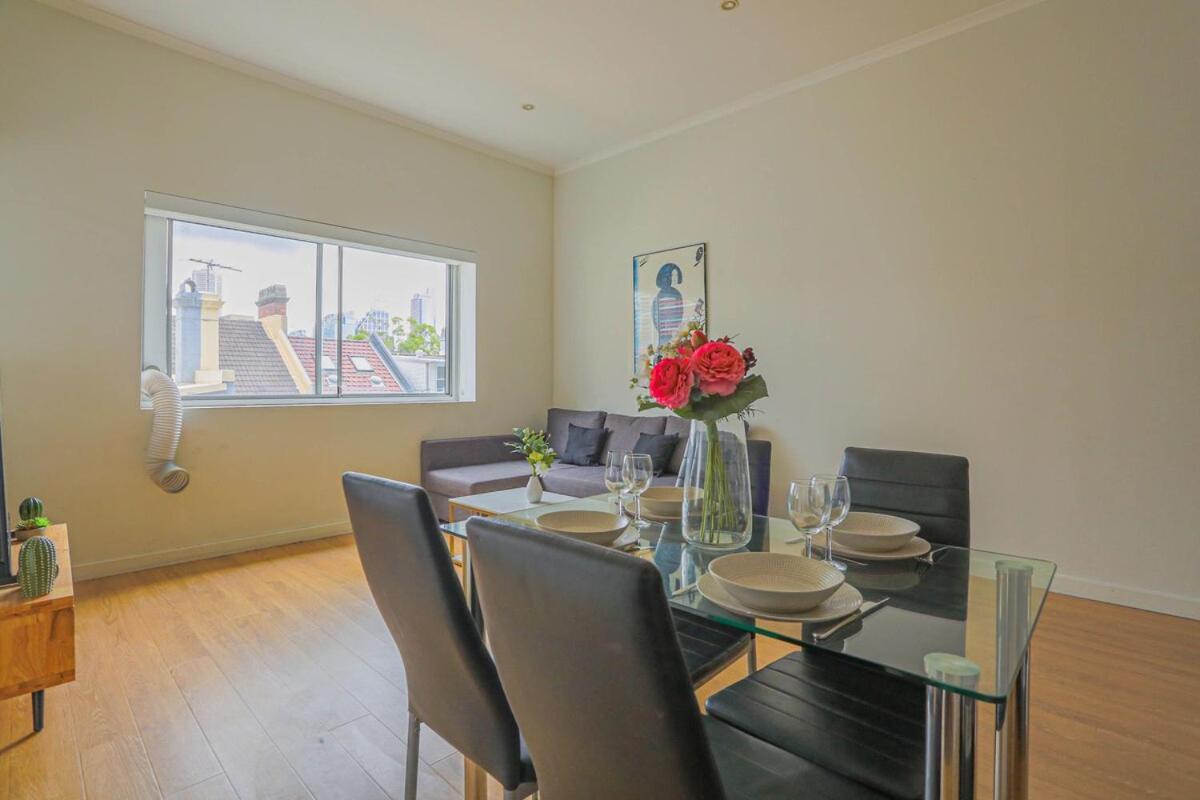Superb 1 Bedroom King's Cross Apartment Sydney